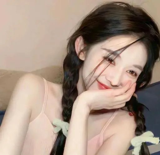 皮裘大衣女人封面